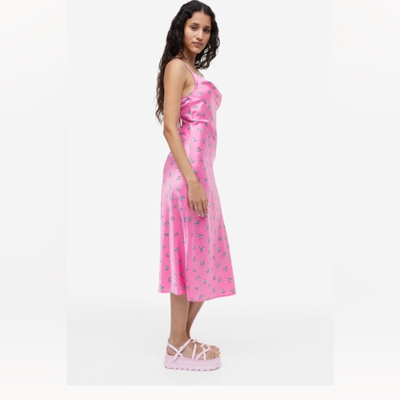 NWT Floral Open Back Satin Midi Dress - Picture 2 of 6